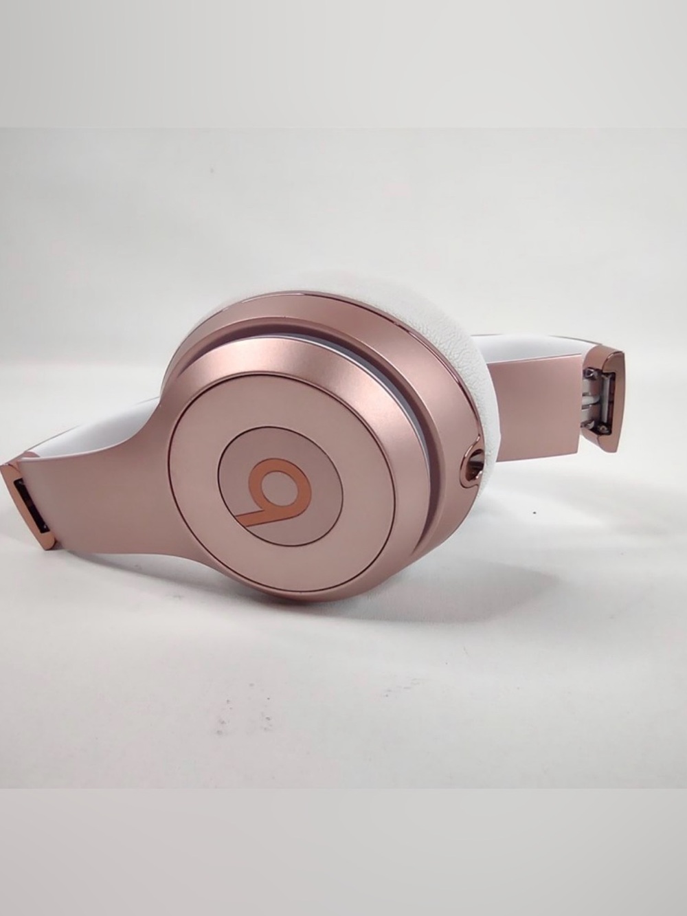 Beats Solo3 Wireless On-Ear Headphones–Rose Gold w/Carrying Case (Tested) - Picture 3 of 12